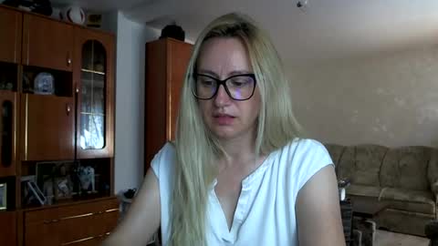 Melly online show from 07/01/26, 07:43