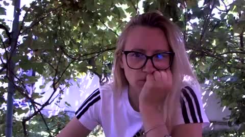 Melly online show from 07/11/26, 08:50
