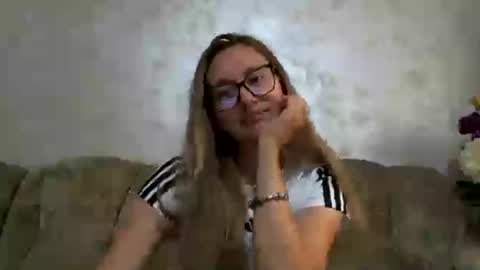 Melly online show from 07/25/26, 07:50