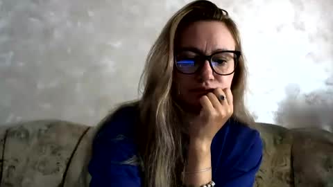 Melly online show from 07/29/26, 07:06