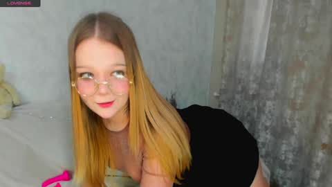 Snapshot of melmooon chatting on 01/30/25, 12:16 MelMooon online show from 01/30/25, 12:16