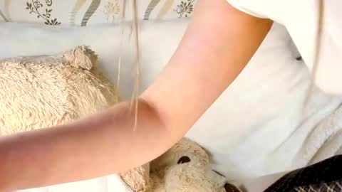 MelMooon online show from 05/01/26, 04:55