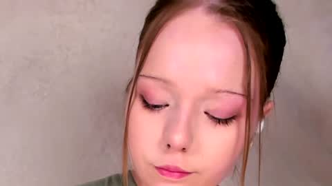 MelMooon online show from 06/14/26, 10:23