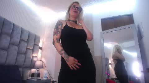 Snapshot of melo_deborah chatting on 02/22/26, 08:18 Debora online show from 02/22/26, 08:18