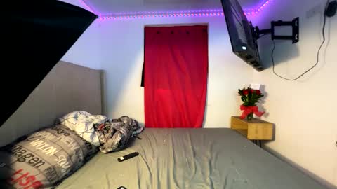 Snapshot of melo_twink chatting on 09/17/25, 09:27 Melo online show from 09/17/25, 09:27