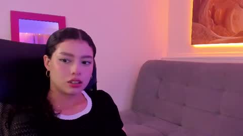 Snapshot of meloddy_rouss chatting on 06/11/26, 08:51 Naughty Melodys Room online show from 06/11/26, 08:51