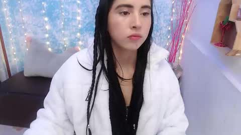 Snapshot of melodi_velasquez chatting on 03/19/26, 04:16 Melody online show from 03/19/26, 04:16