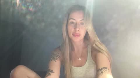 Melodie online show from 09/16/25, 03:57