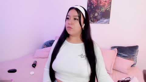 Snapshot of melody_bonnie22 chatting on 02/03/25, 04:10 Leslie online show from 02/03/25, 04:10