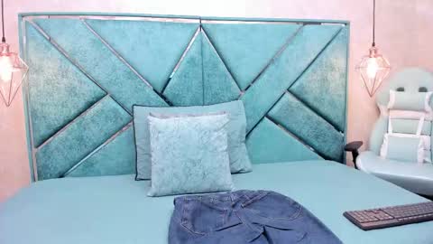 Melody  online show from 10/23/25, 02:16