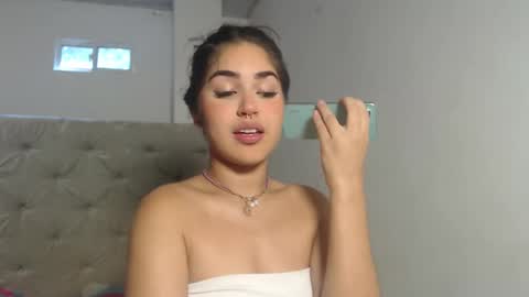 melody phillips online show from 10/24/25, 03:41