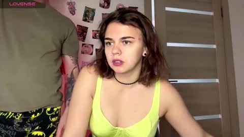 Snapshot of melody_song chatting on 10/28/25, 06:06 melody_song online show from 10/28/25, 06:06