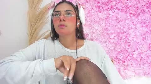 Snapshot of melodymoore_ chatting on 01/17/26, 10:35 Melody online show from 01/17/26, 10:35