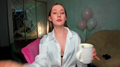 Snapshot of melodyoflovee chatting on 01/25/25, 12:05 Kaylie online show from 01/25/25, 12:05