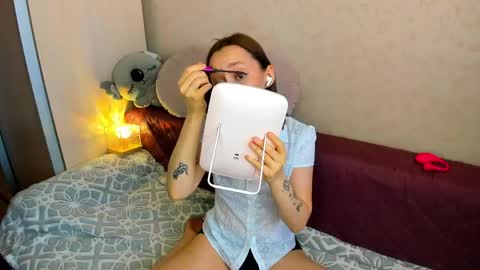 Snapshot of melodyoflovee chatting on 05/30/26, 03:25 Kaylie online show from 05/30/26, 03:25