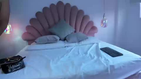 Melody online show from 09/15/25, 08:31