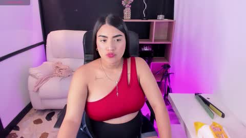 Snapshot of melodysnow chatting on 10/28/25, 09:17 melodysnow online show from 10/28/25, 09:17