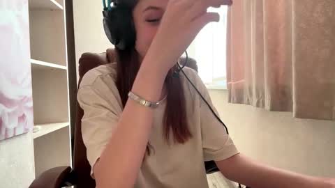 Snapshot of melonygriffen chatting on 10/04/25, 01:20 Hi Im Aria 18 years old online show from 10/04/25, 01:20