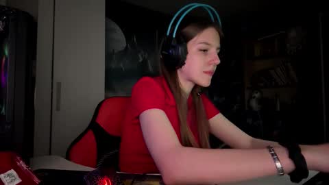 Snapshot of melonygriffen chatting on 10/05/25, 12:14 Hi Im Aria 18 years old online show from 10/05/25, 12:14