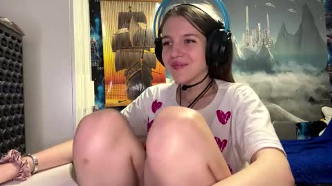 Hi Im Aria 18 years old online show from 12/01/25, 05:07