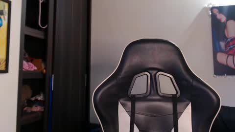 Snapshot of mely_roussex chatting on 03/02/25, 11:39 mely online show from 03/02/25, 11:39