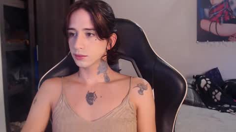 Snapshot of mely_roussex chatting on 03/07/25, 11:29 mely online show from 03/07/25, 11:29