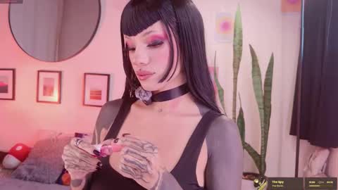 Mena  Help me reach 700 thumbs up online show from 10/27/25, 08:35