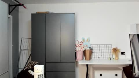 Snapshot of mendaciouss chatting on 11/03/25, 02:18 Hello My name is Lily online show from 11/03/25, 02:18