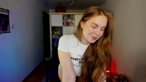 Snapshot of meow_k1tty chatting on 04/07/26, 04:24 Flora Next stream November 17th at 6 GMT online show from 04/07/26, 04:24