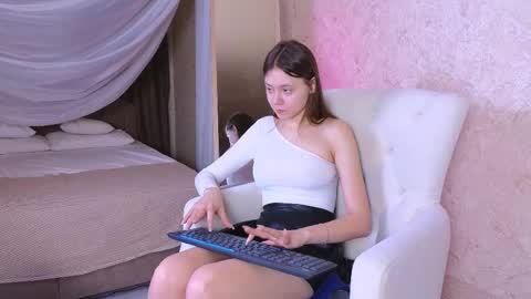 meow_mellie online show from 03/11/25, 04:32