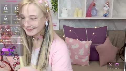 MeowkaKitty online show from 09/24/25, 01:42