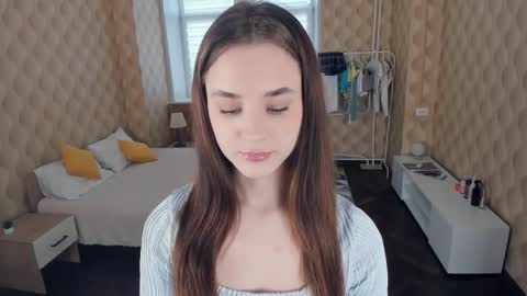 Snapshot of meoww_meows chatting on 10/07/25, 09:06 Julie online show from 10/07/25, 09:06