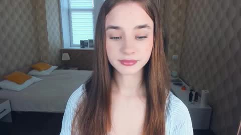 Snapshot of meoww_meows chatting on 10/24/25, 08:22 Julie online show from 10/24/25, 08:22