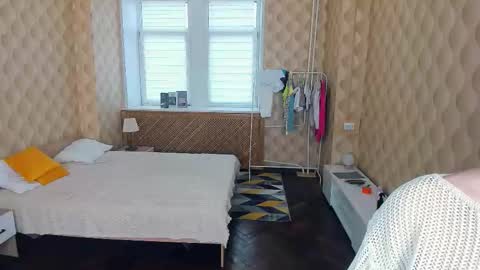 Snapshot of meoww_meows chatting on 10/26/25, 09:15 Julie online show from 10/26/25, 09:15