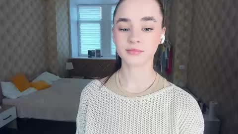 Snapshot of meoww_meows chatting on 10/28/25, 09:24 Julie online show from 10/28/25, 09:24