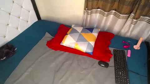 Snapshot of mercyamo chatting on 10/16/25, 02:34 mercyamo online show from 10/16/25, 02:34