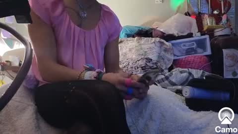 Snapshot of merelyalover chatting on 12/28/24, 06:17 gurlnips online show from 12/28/24, 06:17