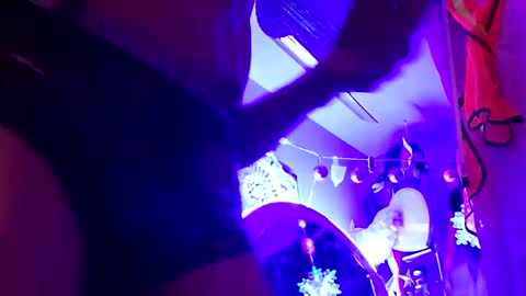 Snapshot of merelyalover chatting on 02/10/25, 12:52 gurlnips online show from 02/10/25, 12:52