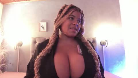 Snapshot of meridalane chatting on 12/02/25, 02:01 meridalane online show from 12/02/25, 02:01