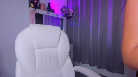 Snapshot of merlia_model chatting on 01/09/26, 02:58 instagram fernandatoloza01 online show from 01/09/26, 02:58
