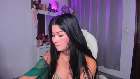 Snapshot of merlia_model chatting on 01/14/26, 01:55 instagram fernandatoloza01 online show from 01/14/26, 01:55