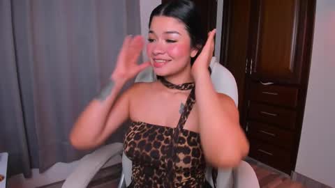 Snapshot of merlia_model chatting on 02/23/26, 03:59 instagram fernandatoloza01 online show from 02/23/26, 03:59