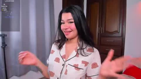 Snapshot of merlia_model chatting on 05/14/26, 01:56 instagram fernandatoloza01 online show from 05/14/26, 01:56