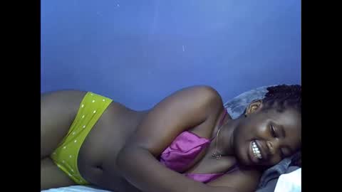 Snapshot of merlin_queen chatting on 11/14/25, 05:55 merlin_queen online show from 11/14/25, 05:55