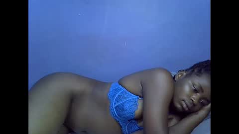 Snapshot of merlin_queen chatting on 11/15/25, 06:59 merlin_queen online show from 11/15/25, 06:59