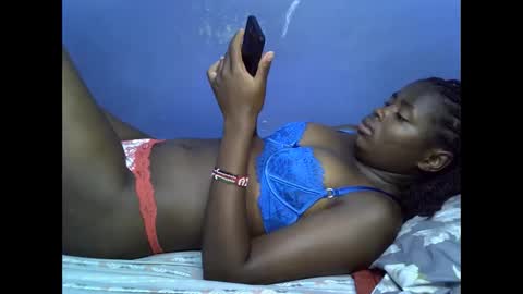 Snapshot of merlin_queen chatting on 12/05/25, 07:06 merlin_queen online show from 12/05/25, 07:06