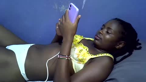 Snapshot of merlin_queen chatting on 12/14/25, 02:55 merlin_queen online show from 12/14/25, 02:55