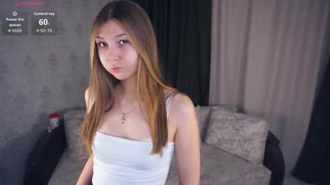 Snapshot of mernaeustice chatting on 12/14/25, 07:18 Sunny online show from 12/14/25, 07:18