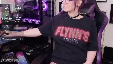 Snapshot of merrickmonroe chatting on 10/17/25, 08:44 merrick monroe online show from 10/17/25, 08:44