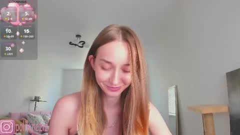 Snapshot of merryl_clark chatting on 07/18/26, 01:59 Sara online show from 07/18/26, 01:59
